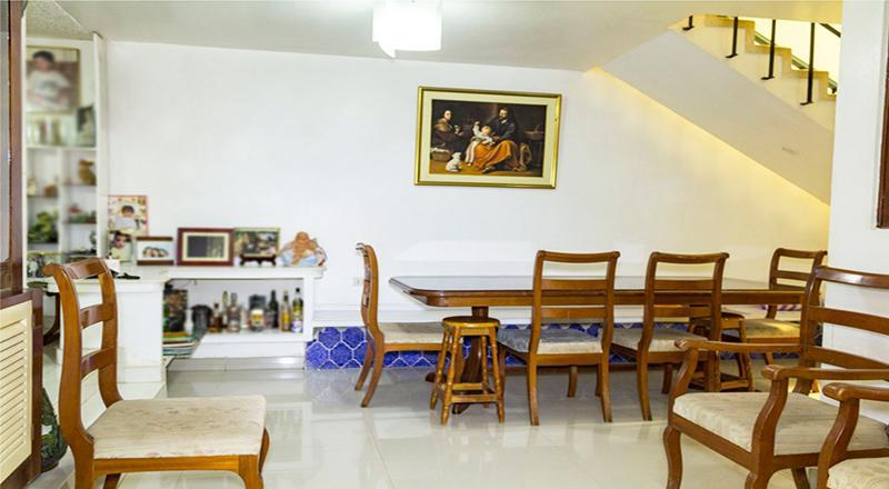VENTA DE CASA DE 3 PISOS EN AV. ZARUMILLA